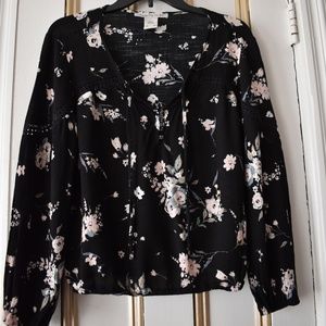 American Rag - Woman's Peasant Blouse/M - Black, Pink Floral Long Sleeve Crochet